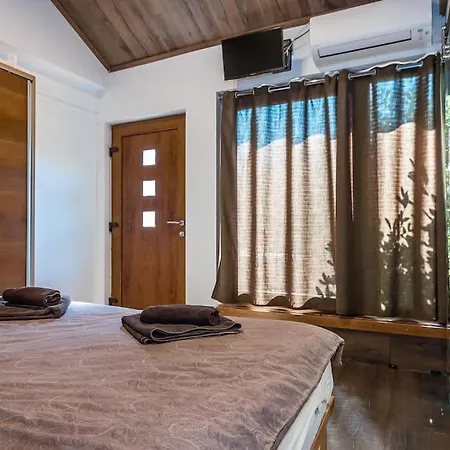 Horse House Ivinj * Tisno