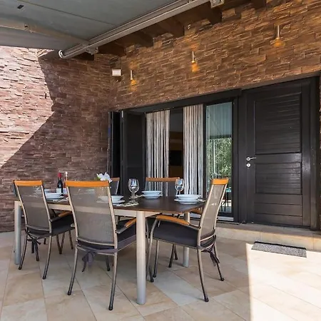 Horse House Ivinj Villa *