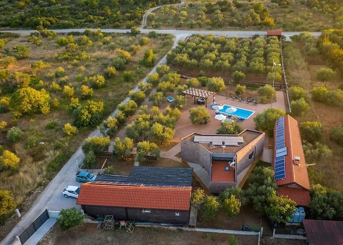 Horse House Ivinj Villa *